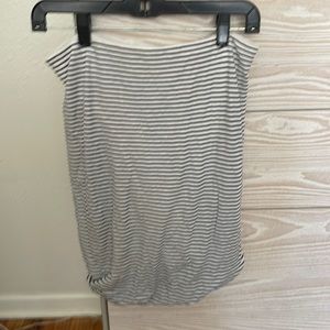 White and navy striped bcbg skirt medium